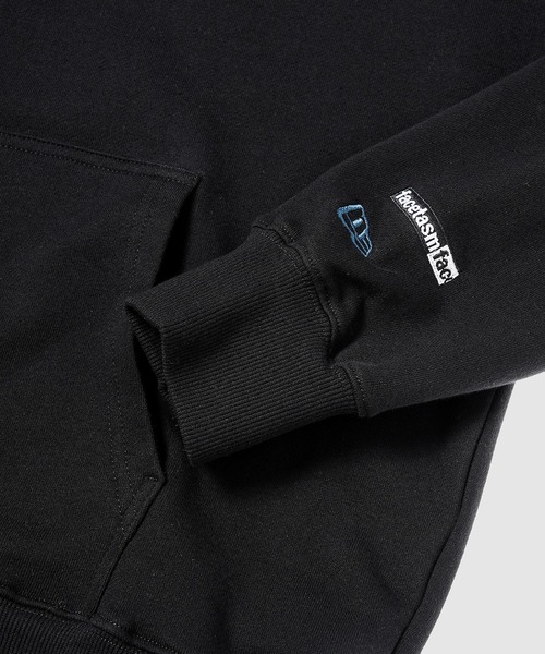 FACETASM(ファセッタズム)の「FACETASM x NEW ERA LOGO HOODIE(パーカー・メンズ・ブラック・XL/L/M)」の5枚目の写真