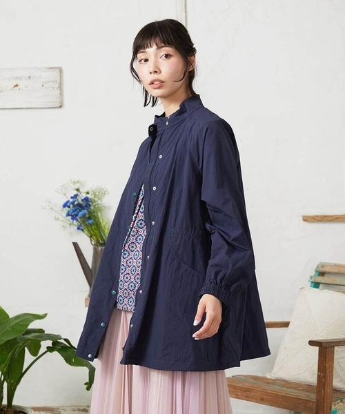 Jocomomola(ホコモモラ)の「Lisa ナイロンミドル丈スプリングコート(その他アウター・レディース・ネイビー/ライトピンク・40)」の13枚目の写真