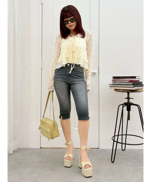 EVRIS(エヴリス)の「カプリデニムパンツ(デニムパンツ・レディース・インディゴブルー/ブラック・SMALL/MEDIUM)」の21枚目の写真