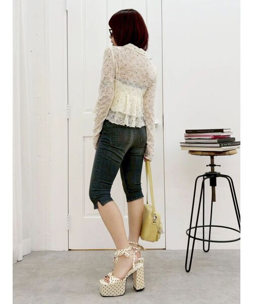 EVRIS(エヴリス)の「カプリデニムパンツ(デニムパンツ・レディース・インディゴブルー/ブラック・SMALL/MEDIUM)」の22枚目の写真