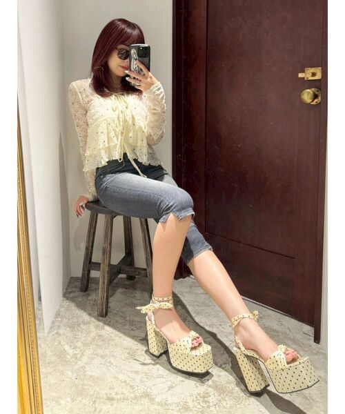 EVRIS(エヴリス)の「カプリデニムパンツ(デニムパンツ・レディース・インディゴブルー/ブラック・SMALL/MEDIUM)」の4枚目の写真