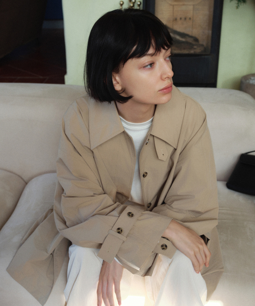 SIYAZU(シヤジュ)の「SIOT4193 ブリーズオーバーサイズハーフコート_ベージュ(チェスターコート・レディース・Beige・ONE)」の3枚目の写真