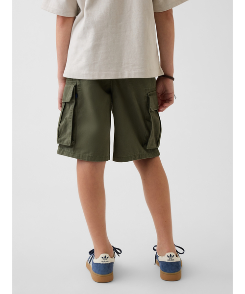 GAP(ギャップ)の「リラックスフィット イージーウエスト カーゴ ショートパンツ (キッズ)(カーゴパンツ・キッズ・ベージュ/チャコールグレー/グリーン・110cm/120cm/130cm/140cm/150cm/160cm)」の17枚目の写真