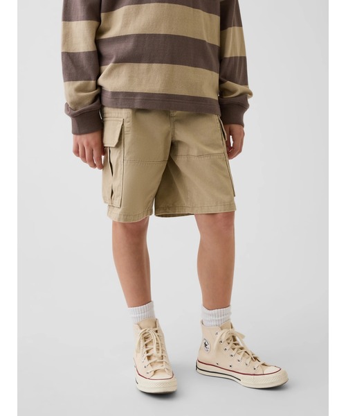 GAP(ギャップ)の「リラックスフィット イージーウエスト カーゴ ショートパンツ (キッズ)(カーゴパンツ・キッズ・ベージュ/チャコールグレー/グリーン・110cm/120cm/130cm/140cm/150cm/160cm)」の1枚目の写真