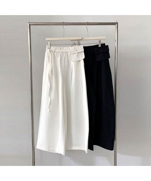 VASCARA(バスカラ)の「Dear Banding Wide Slacks (2colors)(その他パンツ・レディース・ホワイト/ネイビー・SMALL/MEDIUM)」の2枚目の写真
