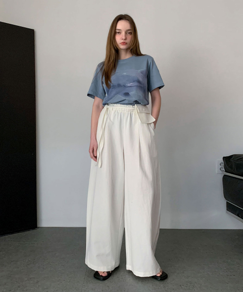 VASCARA(バスカラ)の「Dear Banding Wide Slacks (2colors)(その他パンツ・レディース・ホワイト/ネイビー・SMALL/MEDIUM)」の3枚目の写真