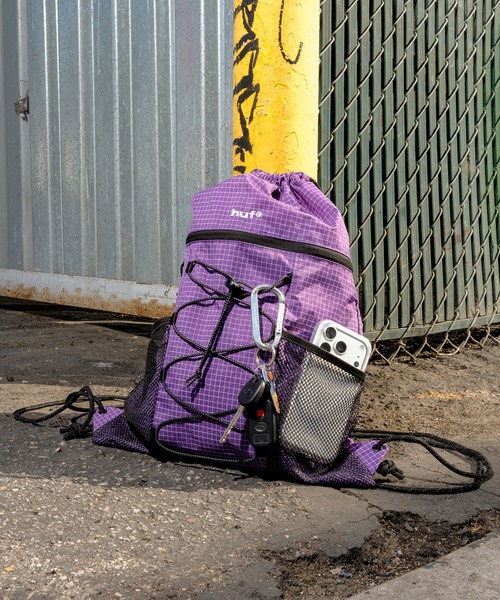 HUF(ハフ)の「HUF eightynine RIPSTOP KNAPSACK(バックパック/リュック・メンズ・パープル/ブラック・O/S)」の3枚目の写真