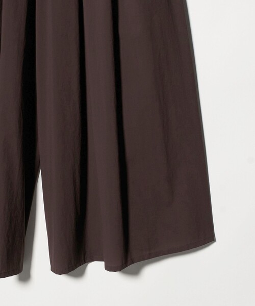 UNITED ARROWS(ユナイテッドアローズ)の「ギャザー フレア パンツ ‐はっ水 ウォッシャブル‐(その他パンツ・レディース・ライトピンク/ダークブラウン/ブラック・36/38)」の15枚目の写真