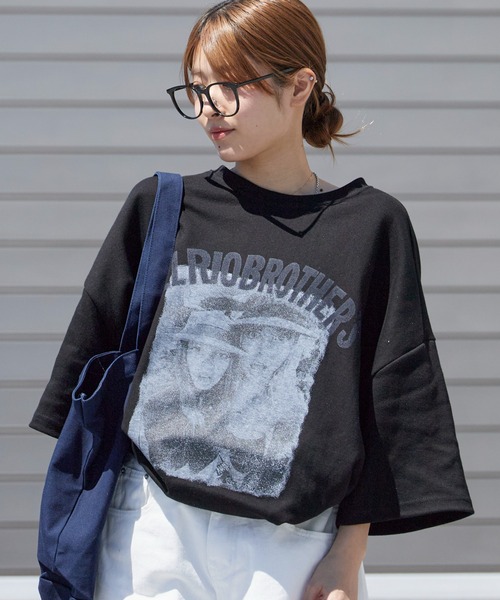 Chick(チック)の「Photo-Printed Crew Neck T-Shirt / フォトプリント クルーネックTシャツ 秋 秋服 2026年秋冬(Tシャツ/カットソー・レディース・ホワイト/ブラック/グレー・FREE)」の3枚目の写真