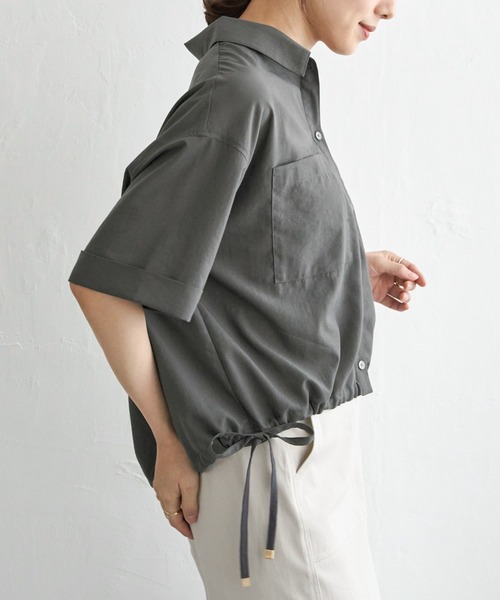 ikka(イッカ)の「【雑誌InRed6月号掲載】冷感/デニム裾ドロストシャツ(シャツ/ブラウス・レディース・ネイビー/オフホワイト/オリーブ/オレンジ/その他1/チャコール・M/L/S)」の21枚目の写真