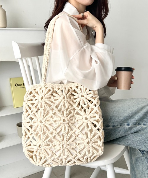 wears(ウェアーズ)の「巾着付き♪フラワー透かし編みトートバッグ(トートバッグ・レディース・ベージュ/アイボリー・FREE)」の1枚目の写真