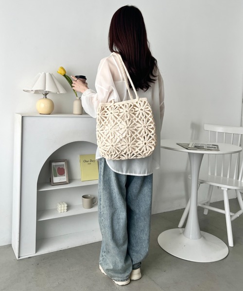 wears(ウェアーズ)の「巾着付き♪フラワー透かし編みトートバッグ(トートバッグ・レディース・ベージュ/アイボリー・FREE)」の22枚目の写真