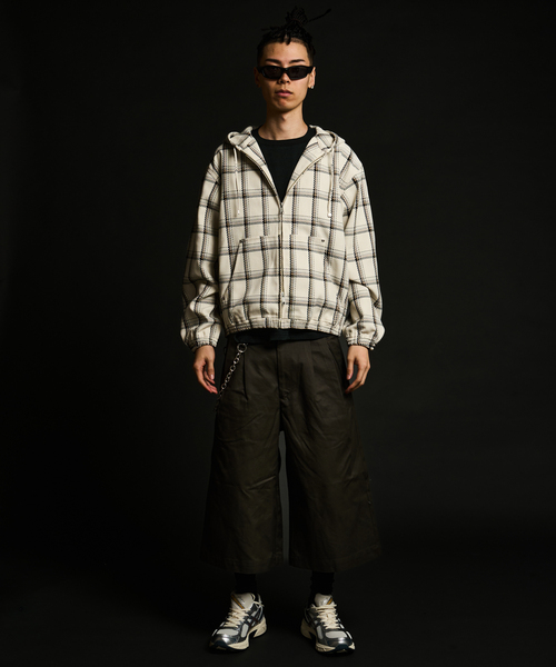 JOINT WORKS(ジョイントワークス)の「ハイデンシティ クロップショーツ / J HIGH DENSITY CROPSHORTS(その他パンツ・メンズ・ブラック/アイボリー/チャコールグレー・MEDIUM/LARGE)」の14枚目の写真