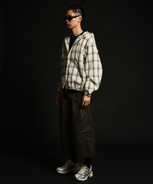 JOINT WORKS(ジョイントワークス)の「ハイデンシティ クロップショーツ / J HIGH DENSITY CROPSHORTS(その他パンツ・メンズ・ブラック/アイボリー/チャコールグレー・MEDIUM/LARGE)」の15枚目の写真