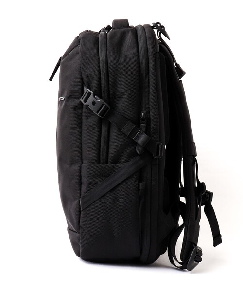 incase(インケース)の「【Incase/インケース】Tracks Expandable Backpack(バックパック/リュック・メンズ・ブラック・FREE)」の4枚目の写真