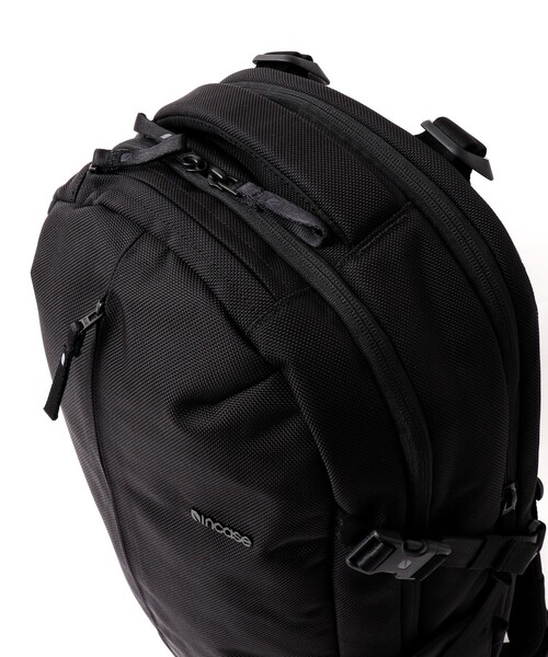incase(インケース)の「【Incase/インケース】Tracks Expandable Backpack(バックパック/リュック・メンズ・ブラック・FREE)」の6枚目の写真