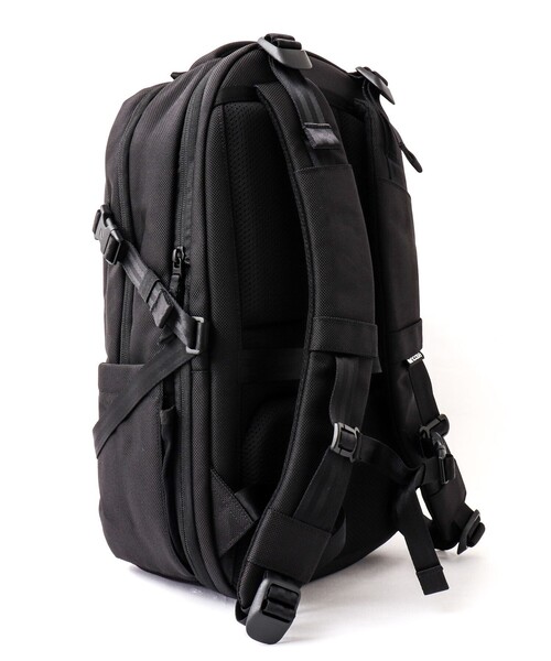 incase(インケース)の「【Incase/インケース】Tracks Expandable Backpack(バックパック/リュック・メンズ・ブラック・FREE)」の9枚目の写真