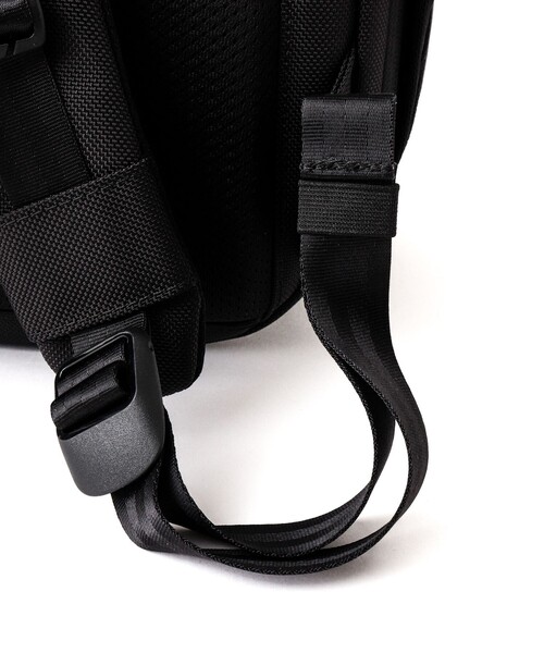 incase(インケース)の「【Incase/インケース】Tracks Expandable Backpack(バックパック/リュック・メンズ・ブラック・FREE)」の13枚目の写真