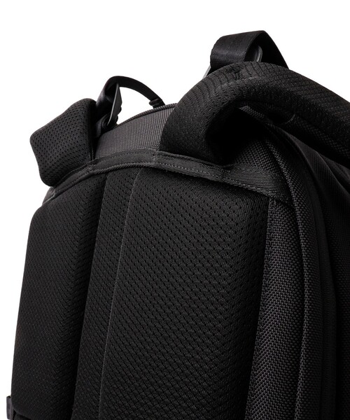 incase(インケース)の「【Incase/インケース】Tracks Expandable Backpack(バックパック/リュック・メンズ・ブラック・FREE)」の16枚目の写真