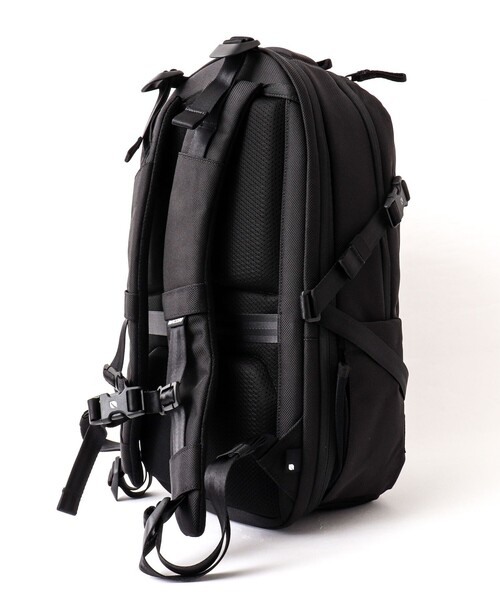 incase(インケース)の「【Incase/インケース】Tracks Expandable Backpack(バックパック/リュック・メンズ・ブラック・FREE)」の17枚目の写真