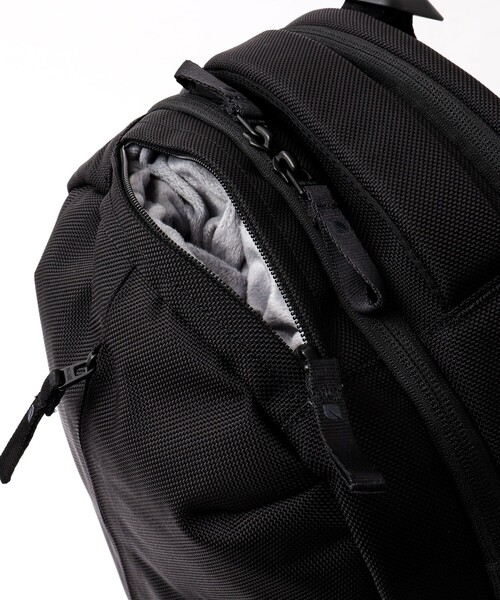 incase(インケース)の「【Incase/インケース】Tracks Expandable Backpack(バックパック/リュック・メンズ・ブラック・FREE)」の22枚目の写真