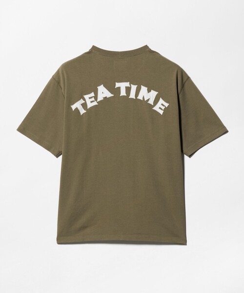 DRAKE'S（ドレイクス）の「＜Drake's＞ティータイム バックプリント Tシャツ（Tシャツ/カットソー・メンズ・オリーブ・L/M/XL）」の2枚目の写真