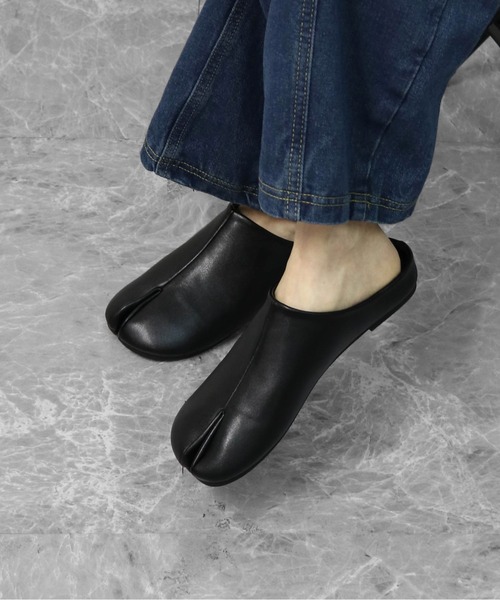 THE CELL.(ザセルドット)の「ソフトソール足袋スリッポン SPLIT TOE SLIP-ONS(サンダル・レディース・ベージュ/ブラック・35/37/39)」の3枚目の写真