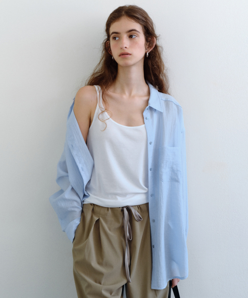 URAGO(ユラーゴ)の「Sandy textured shirt(シャツ/ブラウス・レディース・アイボリー/スカイブルー・FREE)」の5枚目の写真