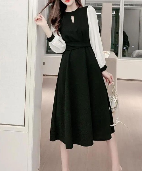 Flugge(フラッジー)の「シフォンスリーブ切り替えワンピース(ワンピース・レディース・ブラック・LARGE/MEDIUM)」の3枚目の写真