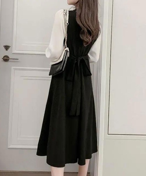 Flugge(フラッジー)の「シフォンスリーブ切り替えワンピース(ワンピース・レディース・ブラック・LARGE/MEDIUM)」の8枚目の写真