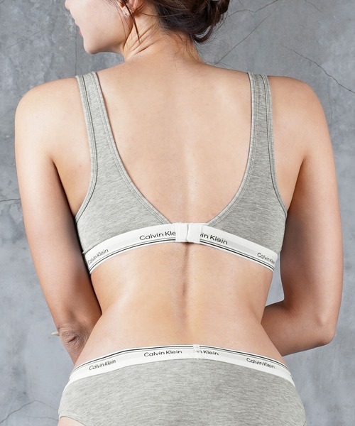 Calvin Klein（カルバン・クライン）の「Calvin Klein カルバンクライン Balance PADDED WIRE FREE レディース ブラ（スポーツブラ・レディース・グレー/ブラック・LARGE/MEDIUM/SMALL/XS）」の13枚目の写真
