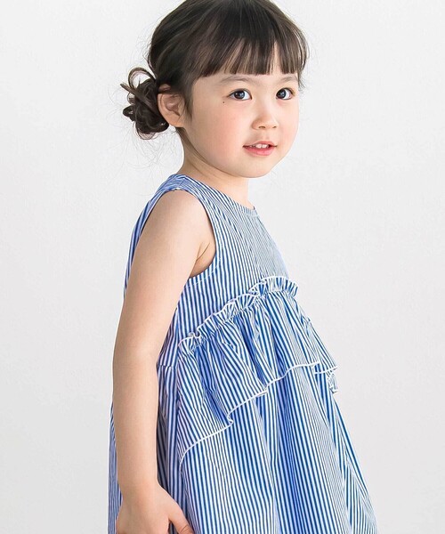 BeBe Petits Pois Vert(ベベプチポワヴェール)の「【店舗限定】ストライプアシンメトリーワンピース(ワンピース・キッズ・レッド系その他/ブルー系その他・120cm/110cm/160cm/150cm/100cm/140cm/130cm)」の6枚目の写真