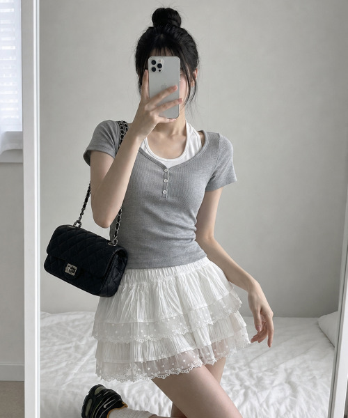 VIVID LADY(ビビッドレディー)の「ホルターネックドッキング レイヤード風 リブトップス(Tシャツ/カットソー・レディース・グレー/ブラック/ホワイト・FREE)」の7枚目の写真