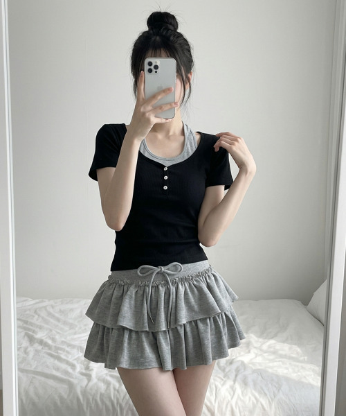 VIVID LADY(ビビッドレディー)の「ホルターネックドッキング レイヤード風 リブトップス(Tシャツ/カットソー・レディース・グレー/ブラック/ホワイト・FREE)」の11枚目の写真
