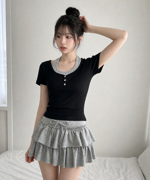 VIVID LADY(ビビッドレディー)の「ホルターネックドッキング レイヤード風 リブトップス(Tシャツ/カットソー・レディース・グレー/ブラック/ホワイト・FREE)」の12枚目の写真