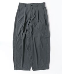 BEAVER（ビーバー）の「B omnivore/ビーオムニボー　TUCK CURB PANTS タックカーブパンツ（スラックス）」