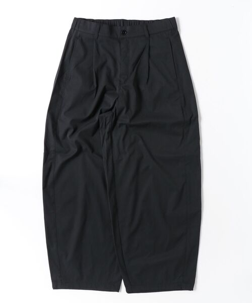 BEAVER(ビーバー)の「B omnivore/ビーオムニボー TUCK CURB PANTS タックカーブパンツ(スラックス・メンズ・ブラック/グレー・M/L)」の1枚目の写真