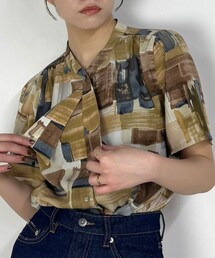 タイデザイン柄ブラウス