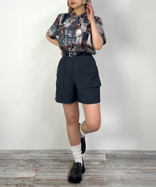 NICOLE CLUB(ニコル クラブ)の「タイデザイン柄ブラウス(シャツ/ブラウス・レディース・ブルー/ベージュ/ピンク・M)」の4枚目の写真