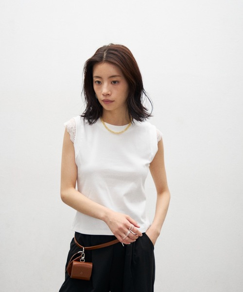 Lutim by u(ルチバイユー)の「レーススリーブストレッチTシャツ(Tシャツ/カットソー・レディース・ブラック/ホワイト・FREE)」の6枚目の写真