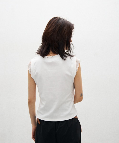 Lutim by u(ルチバイユー)の「レーススリーブストレッチTシャツ(Tシャツ/カットソー・レディース・ブラック/ホワイト・FREE)」の4枚目の写真
