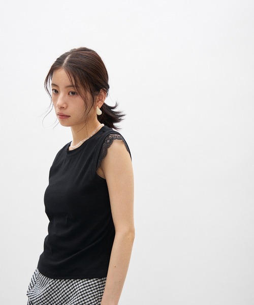 Lutim by u(ルチバイユー)の「レーススリーブストレッチTシャツ(Tシャツ/カットソー・レディース・ブラック/ホワイト・FREE)」の13枚目の写真