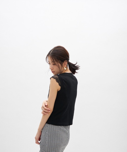 Lutim by u(ルチバイユー)の「レーススリーブストレッチTシャツ(Tシャツ/カットソー・レディース・ブラック/ホワイト・FREE)」の10枚目の写真
