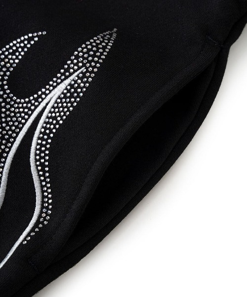 SUPPLIER(サプライヤー)の「A'GEM/9 × .kom 『SUPPLIER/サプライヤー』 Fire Pattern Rhinestone Zip Hoodie/ファイヤーパターン ラインストーン ジップ パーカー(パーカー・メンズ・ブラック/レッド・L)」の22枚目の写真