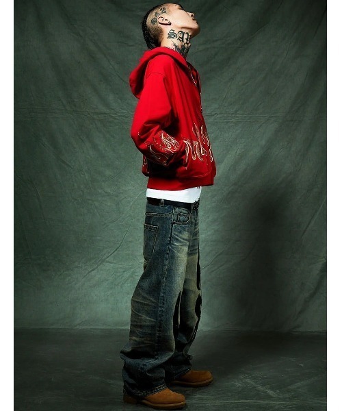 SUPPLIER(サプライヤー)の「A'GEM/9 × .kom 『SUPPLIER/サプライヤー』 Fire Pattern Rhinestone Zip Hoodie/ファイヤーパターン ラインストーン ジップ パーカー(パーカー・メンズ・ブラック/レッド・L)」の14枚目の写真