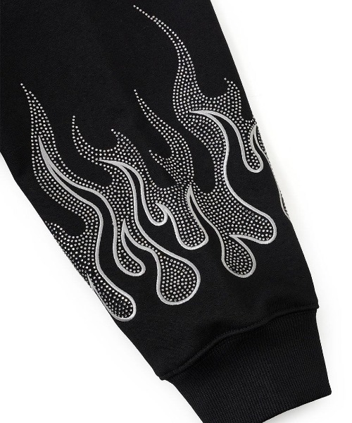 SUPPLIER(サプライヤー)の「A'GEM/9 × .kom 『SUPPLIER/サプライヤー』 Fire Pattern Rhinestone Zip Hoodie/ファイヤーパターン ラインストーン ジップ パーカー(パーカー・メンズ・ブラック/レッド・L)」の21枚目の写真