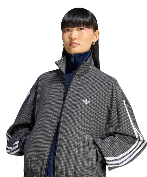 adidas(アディダス)の「adidas CHECK TRUCK TOP / アディダス チェック トラックトップ(その他アウター・レディース・ブラック・L/M/S)」の4枚目の写真