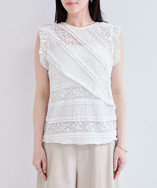 le cercle ADAM ET ROPE'(ルセルクルアダムエロペ)の「フリルレースプルオーバー(Tシャツ/カットソー・レディース・ブラック/オフホワイト・FREE)」の5枚目の写真