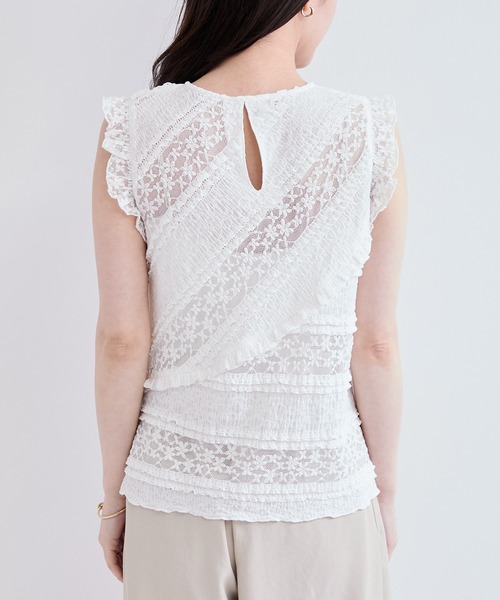 le cercle ADAM ET ROPE'(ルセルクルアダムエロペ)の「フリルレースプルオーバー(Tシャツ/カットソー・レディース・ブラック/オフホワイト・FREE)」の3枚目の写真