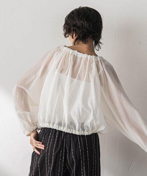 MAYSON GREY(メイソングレイ)の「前後2WAYシアーギャザーブラウス(シャツ/ブラウス・レディース・オフホワイト・M)」の6枚目の写真